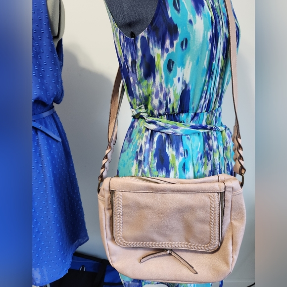 EUC Light Pink Unmarked Crossbody with Zippered Flip Down Front Flap - Picture 12 of 12